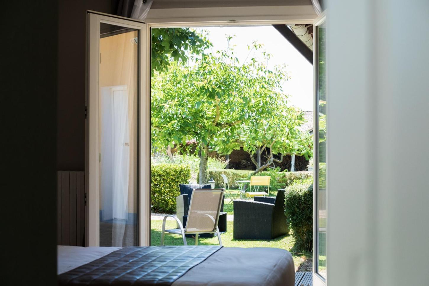 Le Relais Des Tuileries Hotel Sereilhac Exterior photo